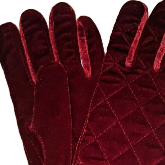 🌹 NWOT Gorgeous Scarlet Red Velvet Diamond Quilted Thermal Gloves - One Size - Picture 2 of 6